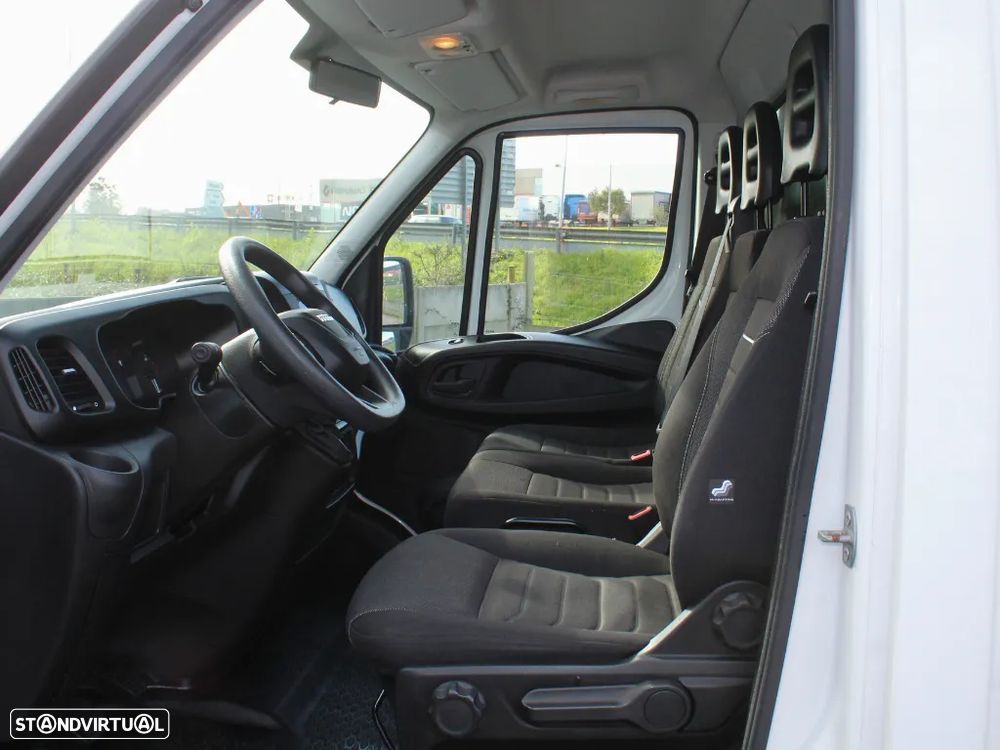 Iveco Daily Contentor com Plataforma Elevatoria e IVA - 14
