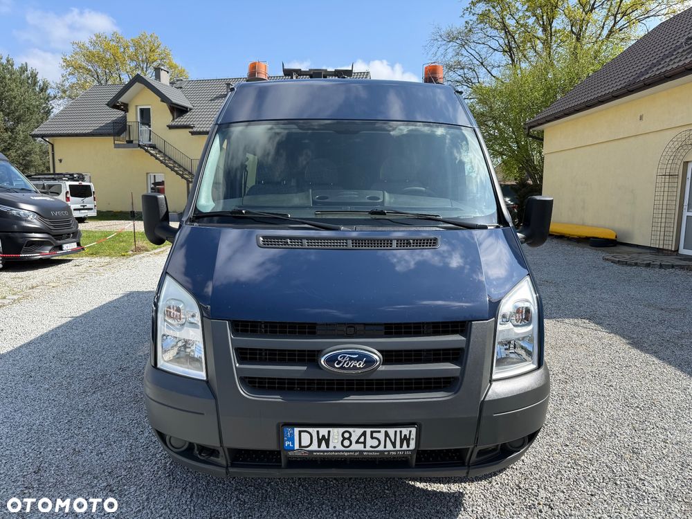 Ford Transit Furgon Brygadowy 6 os. 4x4 L3H2 2.2 TDCI 125KM 4x4 - 3