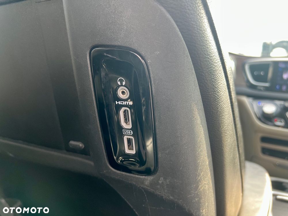 Chrysler Pacifica - 19