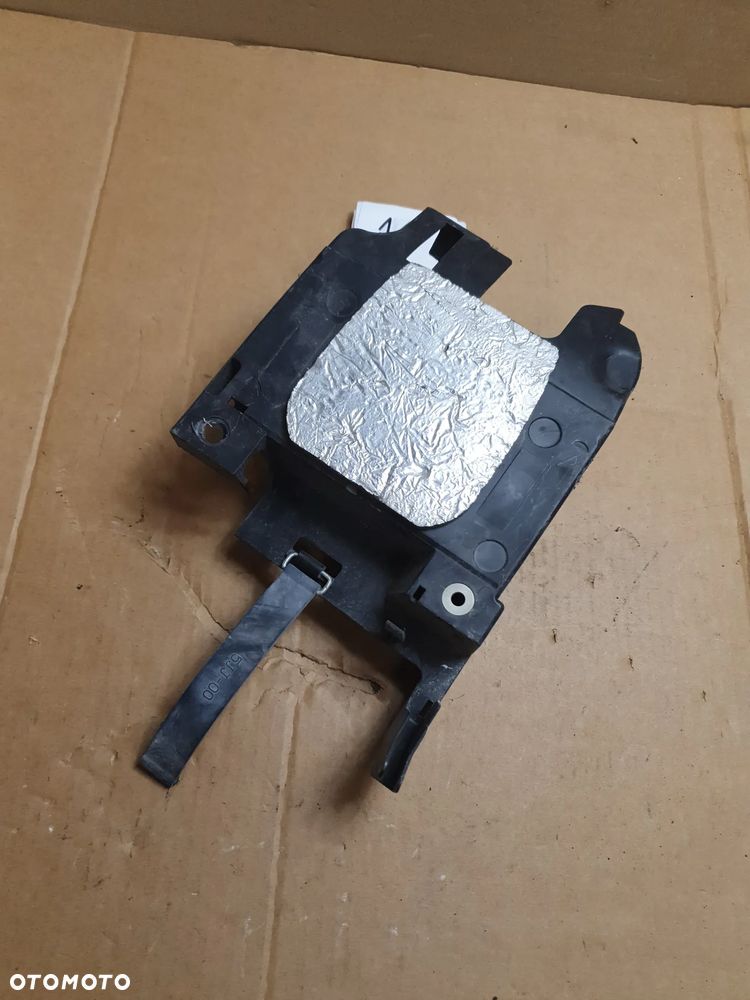 Yamaha YZF-R1 RN04 1000 (2000 - 2001) PODSTAWA POD AKUMULATOR - 7