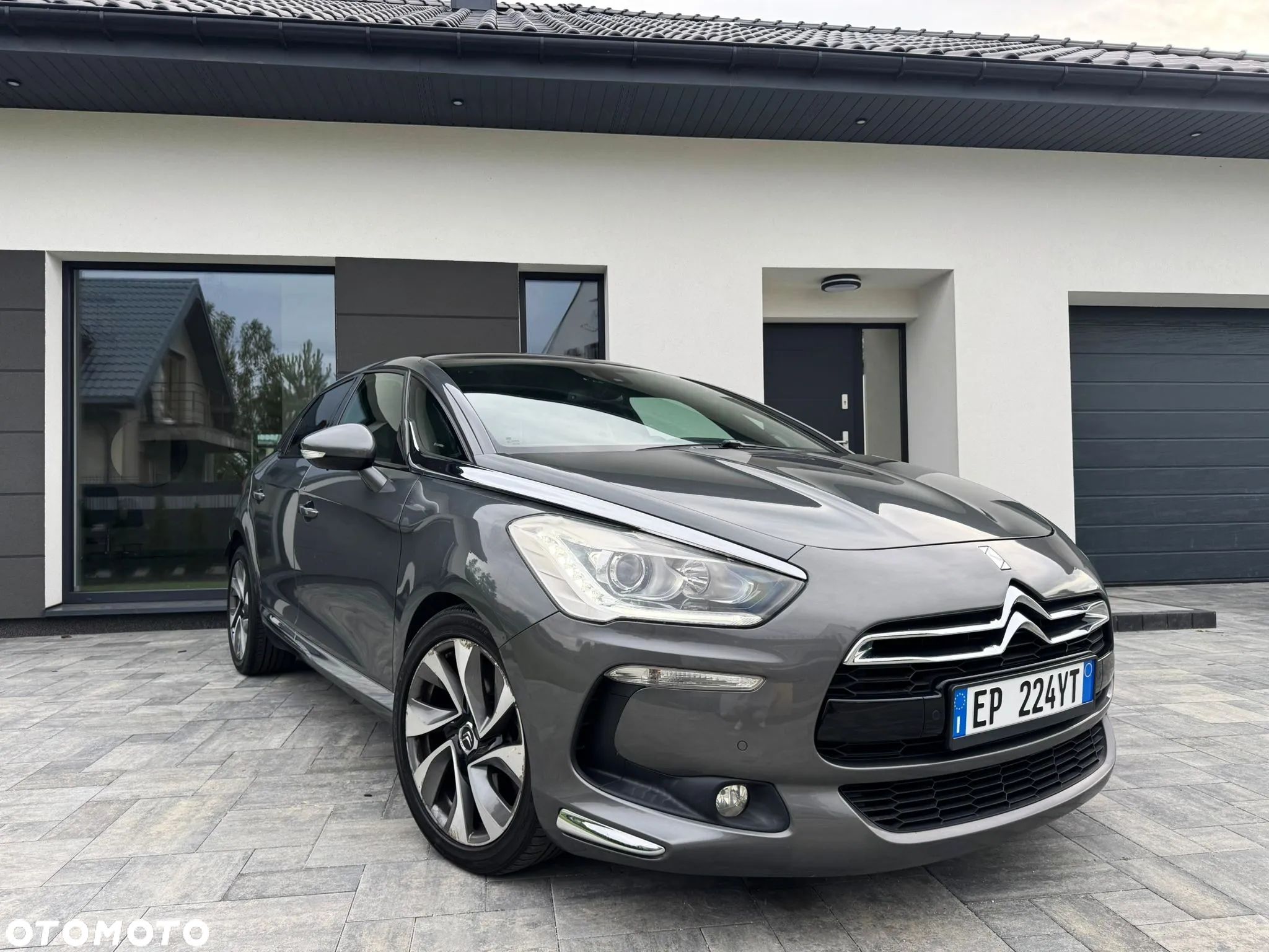 Citroën DS5 2.0 HDi SportChic - 1