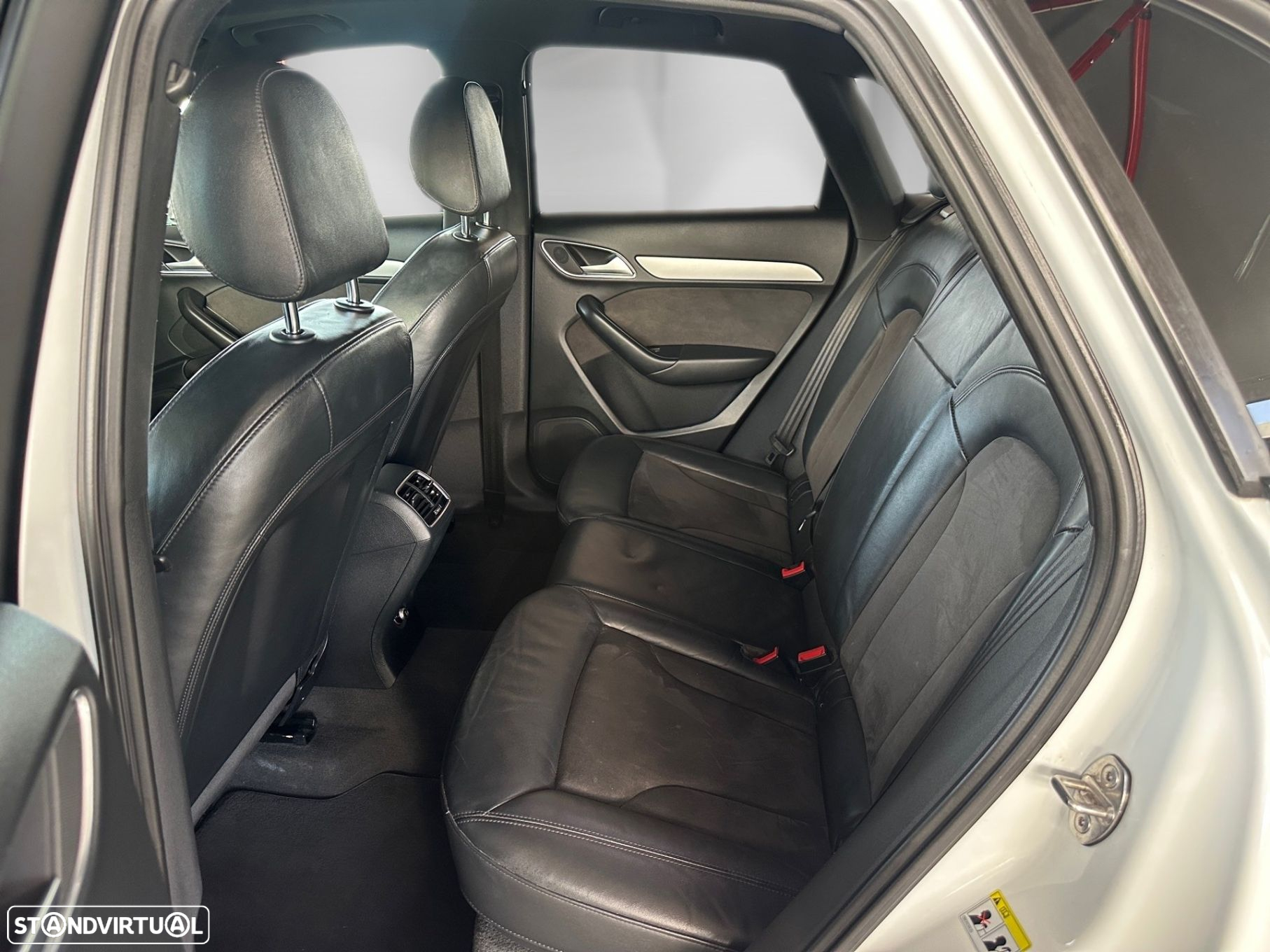 Audi Q3 2.0 TDI S-line - 9