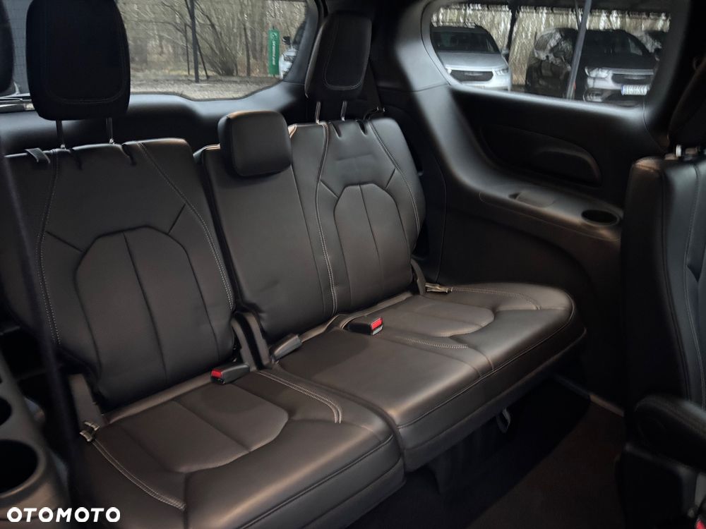 Chrysler Pacifica - 20