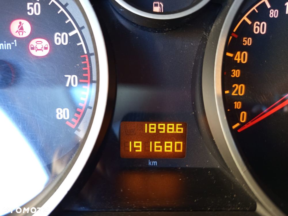Opel Astra 1.4 Club - 19