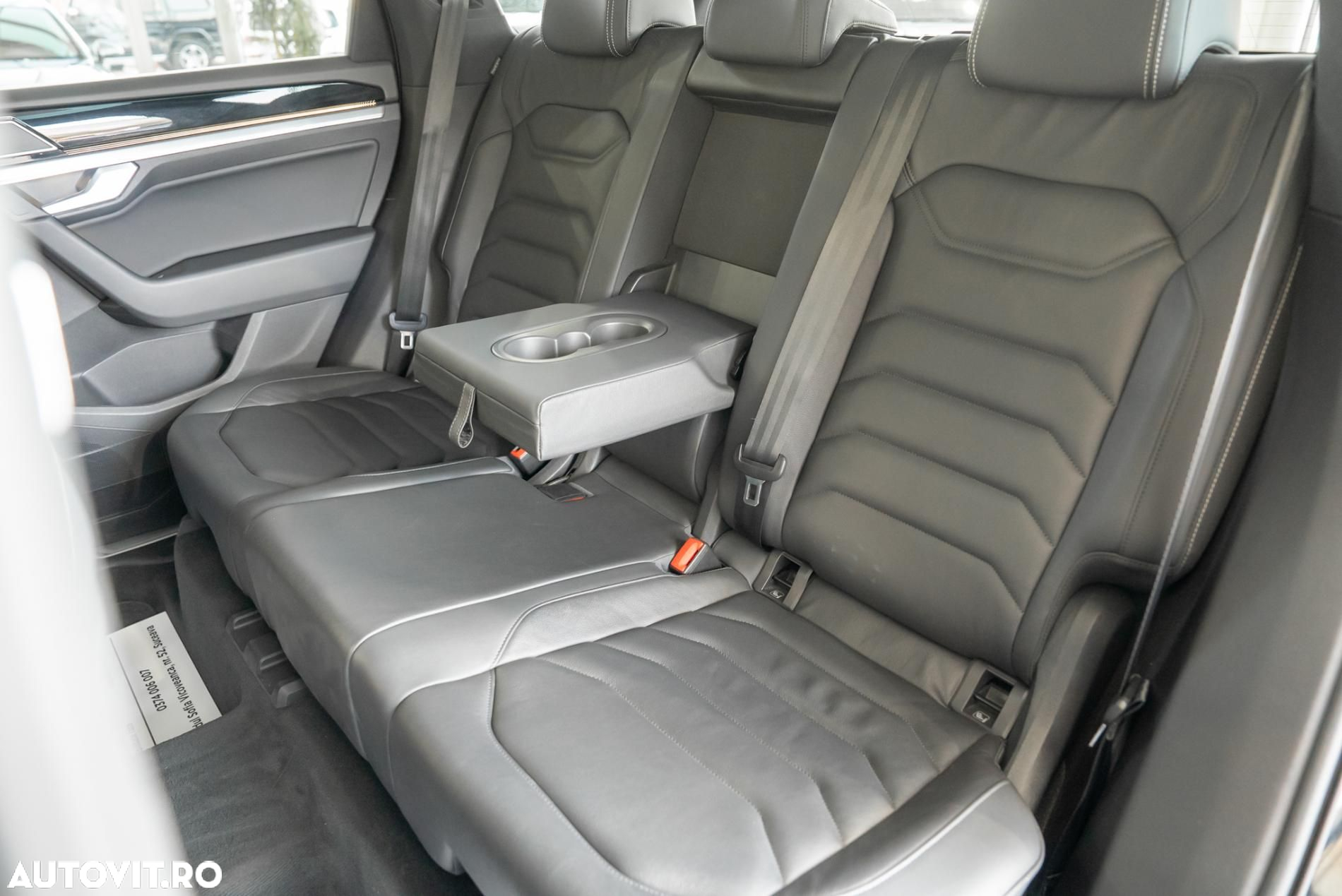 Volkswagen Touareg 3.0 V6 TDI 4Motion DPF Automatik R-Line - 23