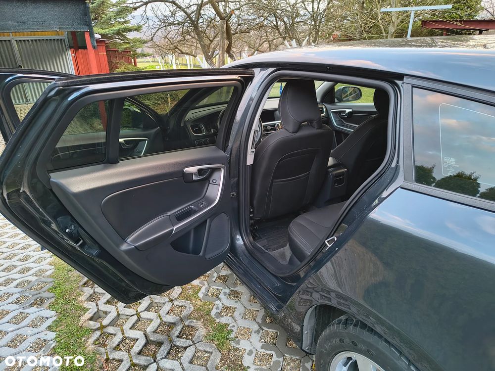 Volvo V60 D3 Geartronic Kinetic - 24