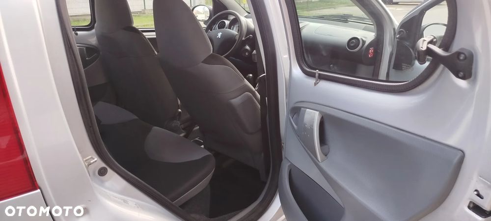 Peugeot 107 - 12