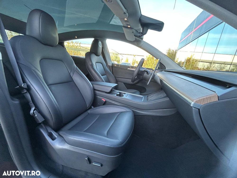 Tesla Model Y Performance Dual Motor AWD - 14