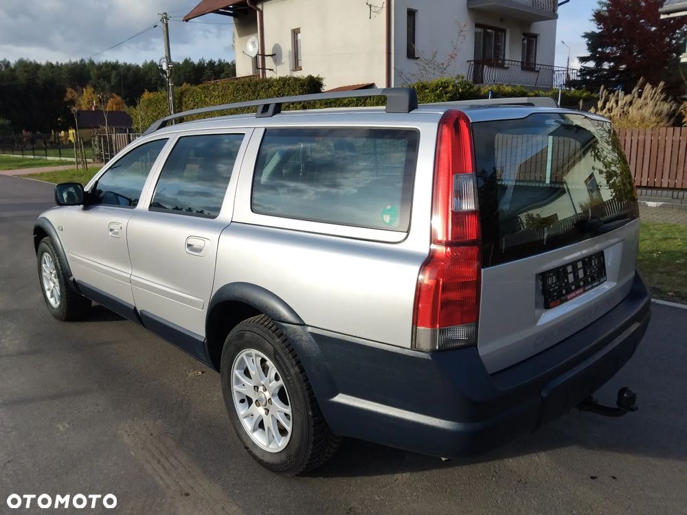 Volvo XC 70 D5 AWD Automatik Comfort - 4