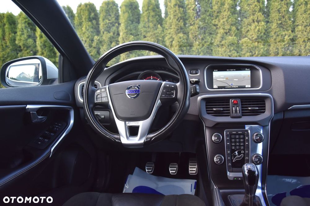 Volvo V40 D2 Drive-E R-Design Momentum - 10