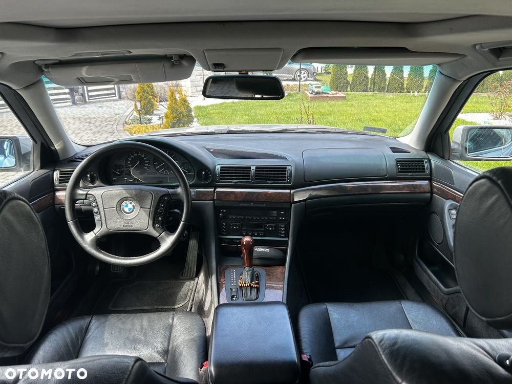 BMW Seria 7 740i - 14