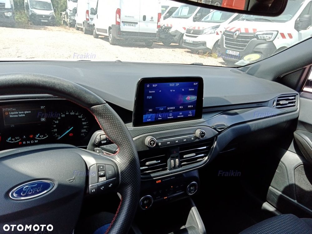 Ford Focus 1.5 EcoBlue Start-Stopp-System ST-LINE STYLE - 9