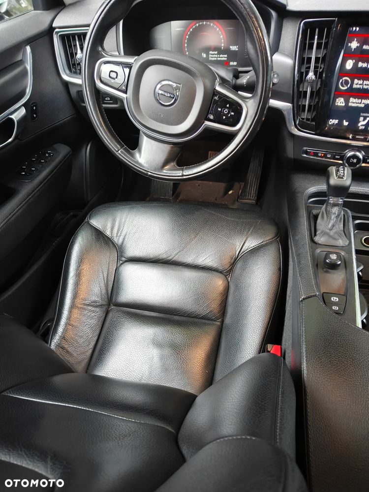 Volvo V90 D3 Momentum - 34