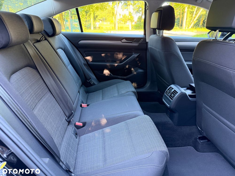Volkswagen Passat 2.0 TDI EVO Business - 11