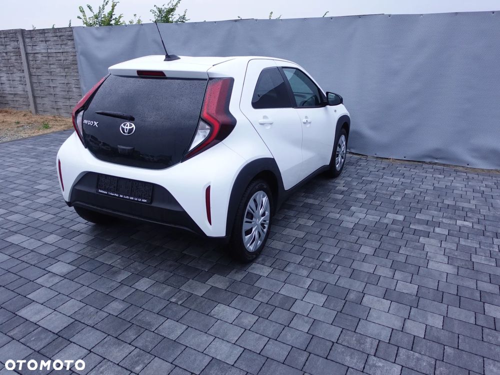 Toyota Aygo X x-shift x-play - 1