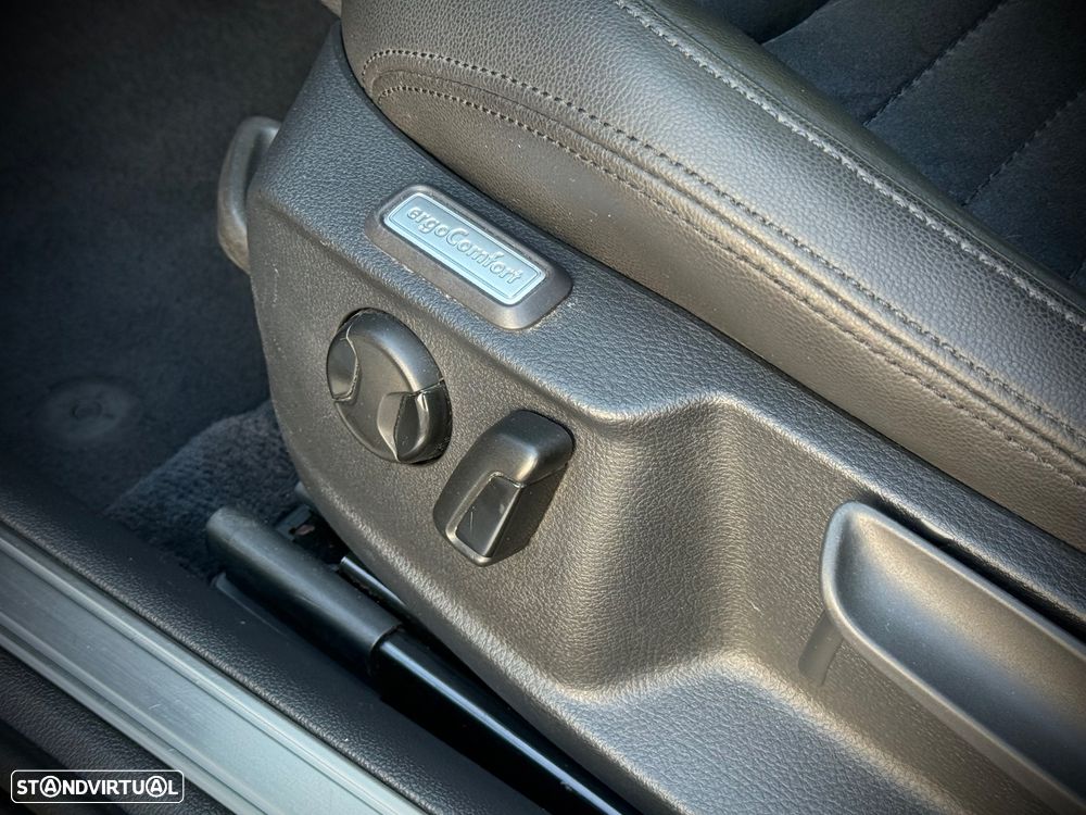 VW Passat 2.0 TDI Highline - 31