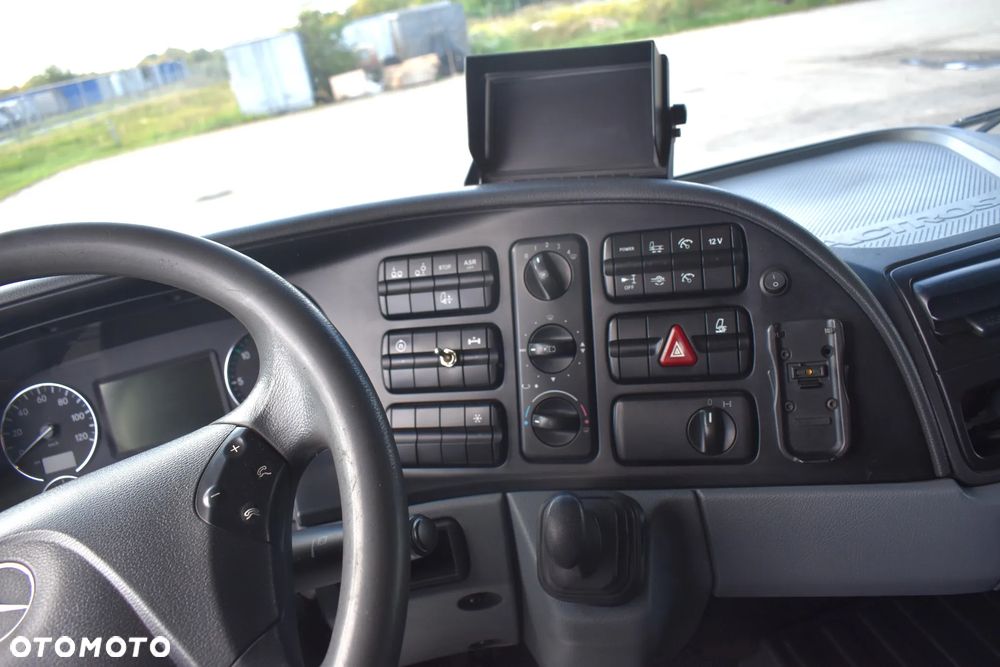 Mercedes-Benz Actros - 23