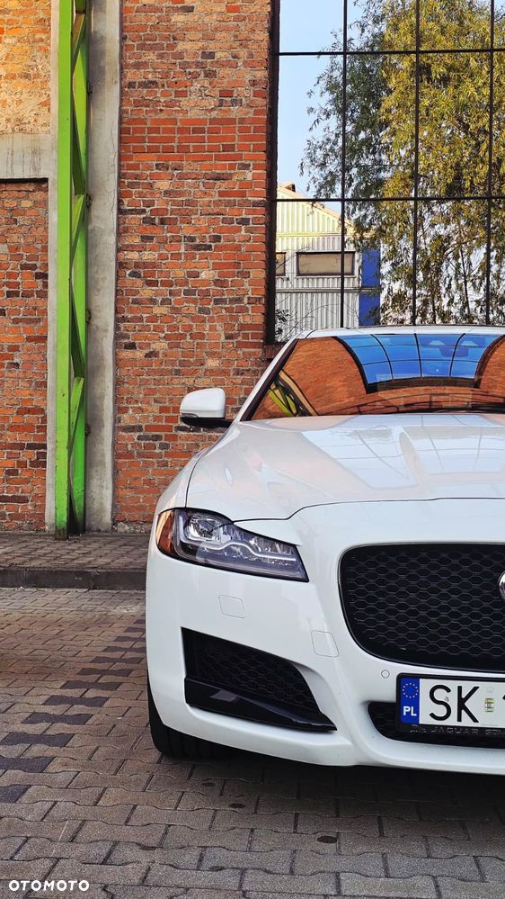Jaguar XF 2.0 T Prestige - 3