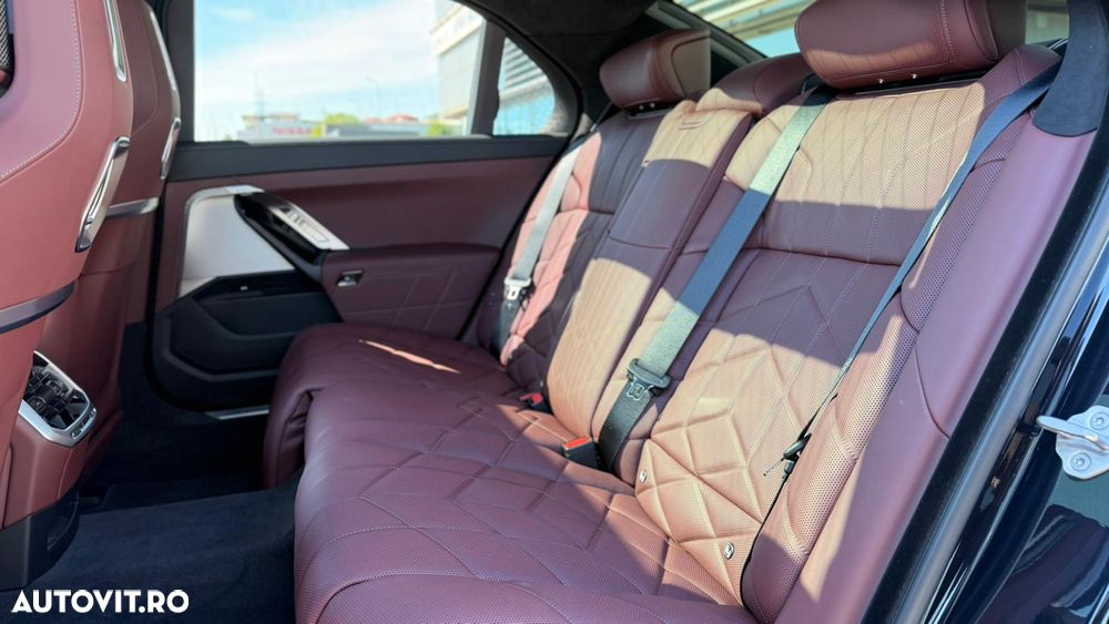 BMW Seria 7 740d xDrive MHEV - 21