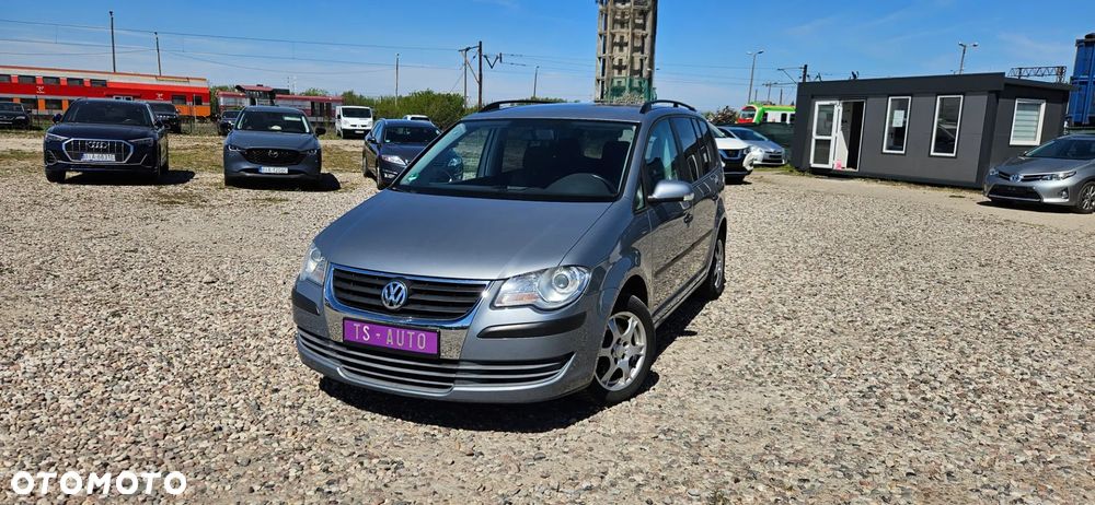 Volkswagen Touran - 4