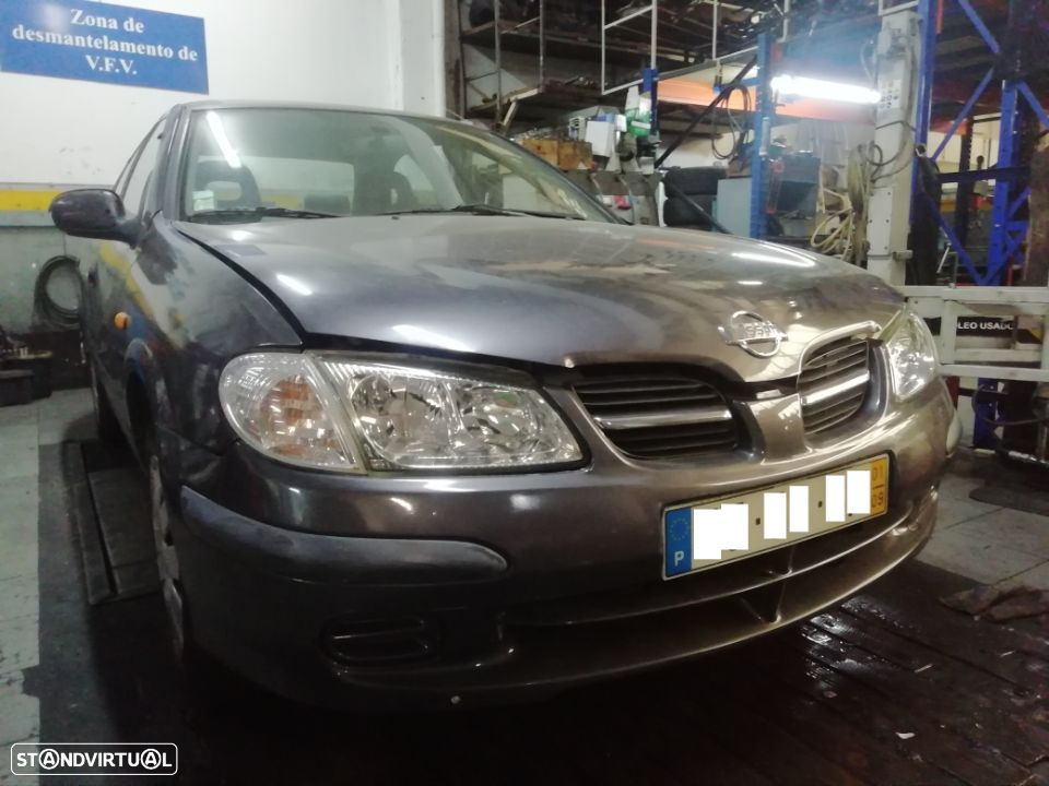 Nissan Almera 4portas n16 - 2