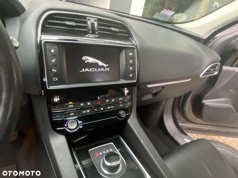 Jaguar F-Pace 2.0 i4D AWD Portfolio - 12