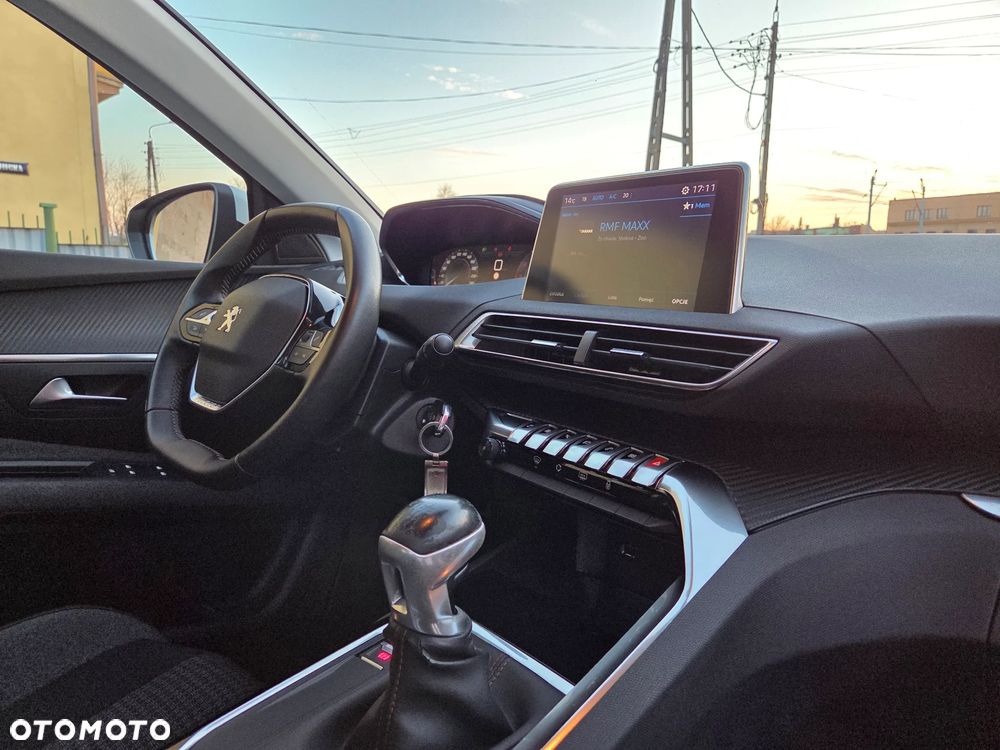 Peugeot 3008 1.2 PureTech Active Pack S&S - 16
