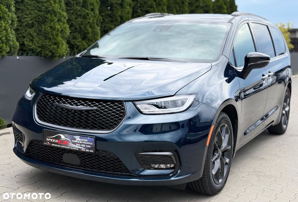 Chrysler Pacifica - 2