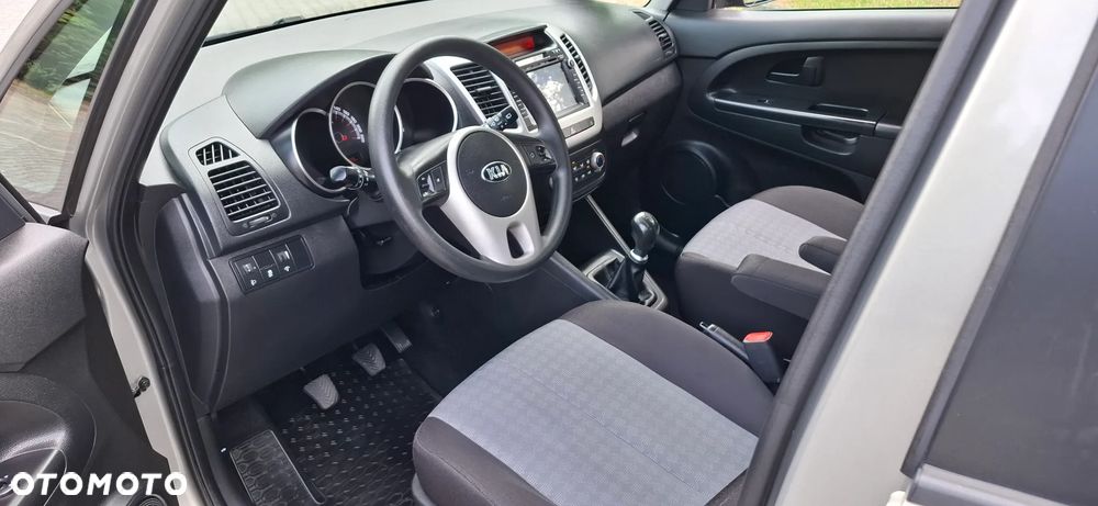 Kia Venga 1.4 L - 9