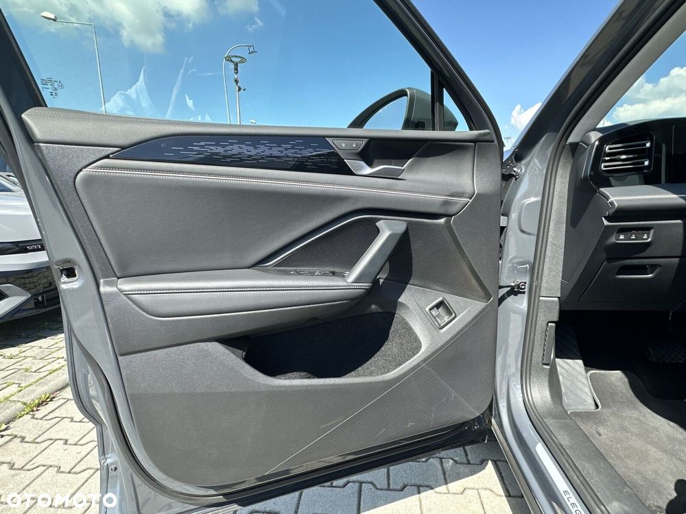 Volkswagen Tiguan 1.5 eHybrid PHEV 150kW Elegance DSG - 11