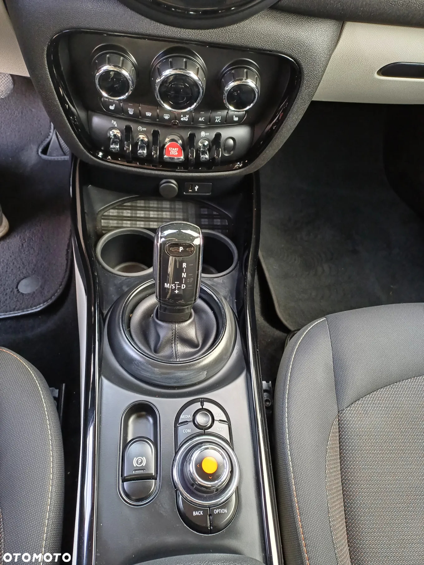 MINI Clubman Cooper Estate Edition - 14