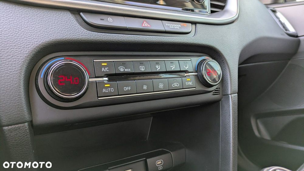 Kia Ceed 1.5 T-GDI M - 22