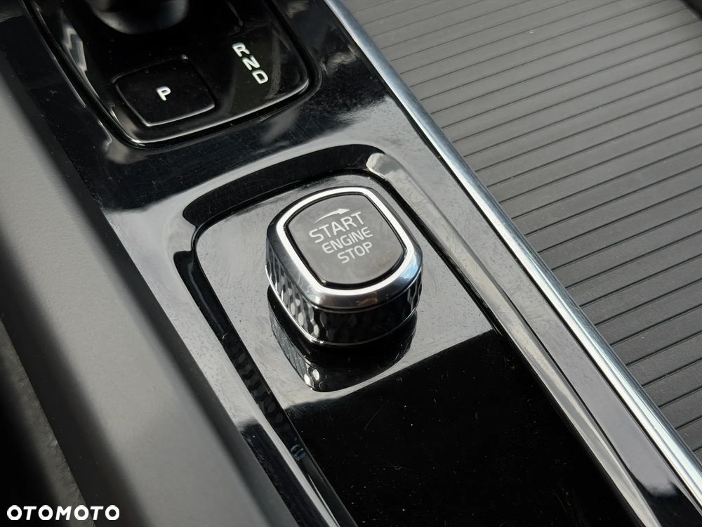 Volvo XC 60 B5 B AWD Core - 20