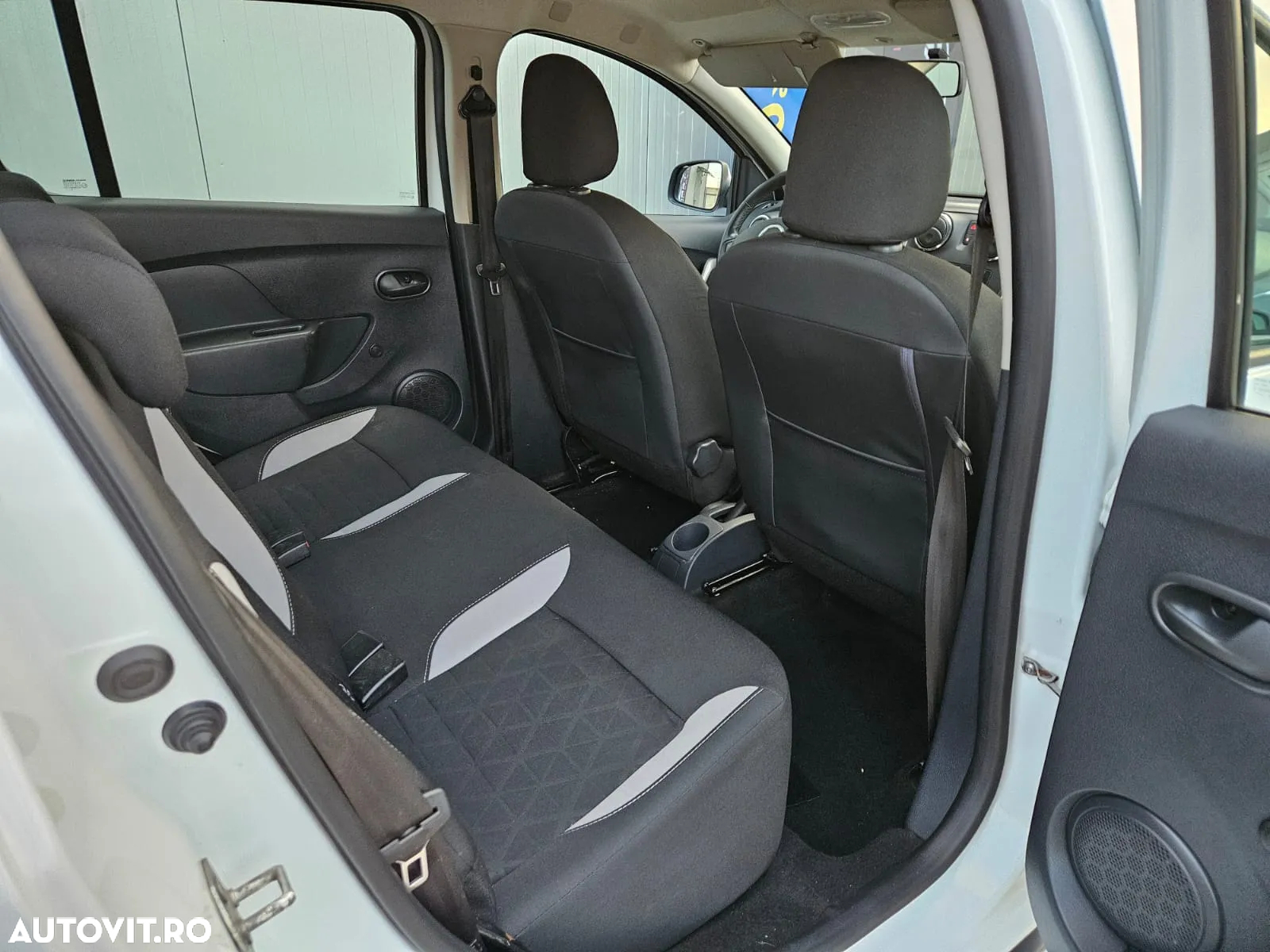 Dacia Sandero Stepway dCi 90 Prestige - 24