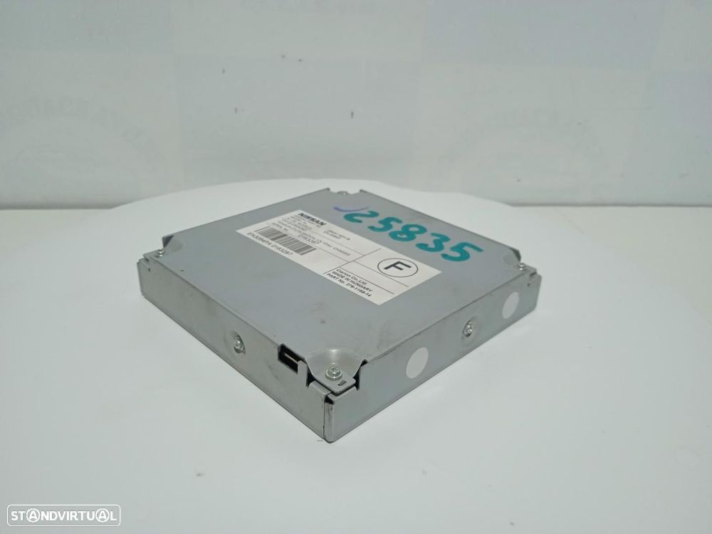 UNIDADE DE CONTROLE DA CÂMERA DE VISÃO TRASEIRA NISSAN QASHQAI J11E - 1