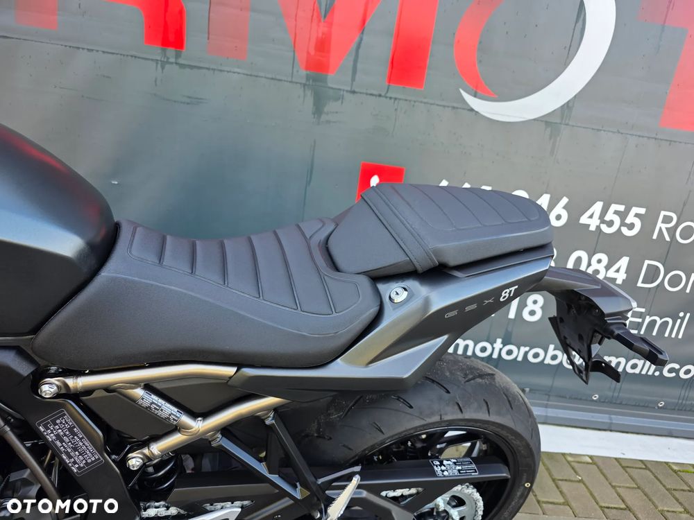 Suzuki GSX - 8
