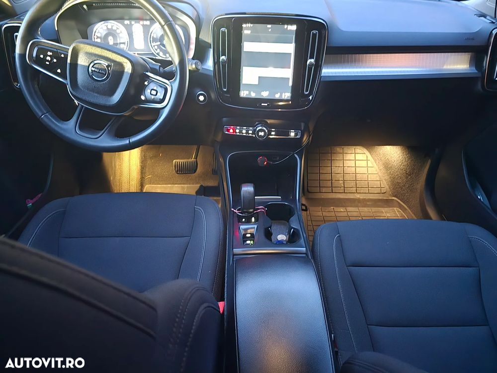 Volvo XC 40 T3 AT8 Momentum Pro - 15