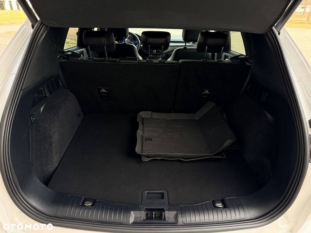 Ford Kuga 2.0 EcoBlue Hybrid ST-LINE - 30