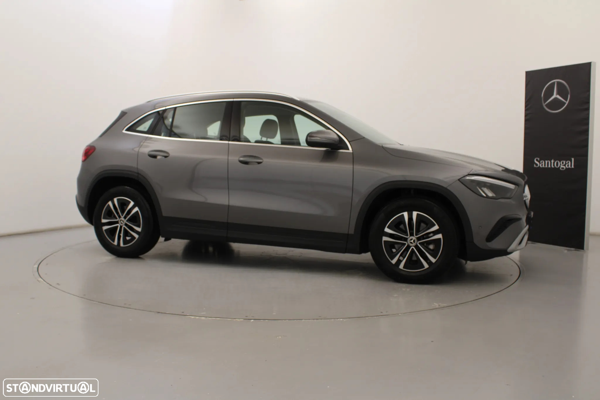 Mercedes-Benz GLA 200 Standard - 3