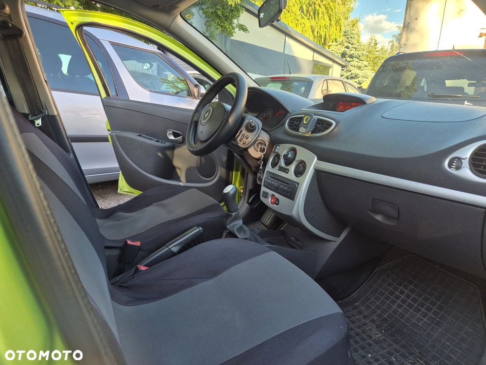 Renault Clio 1.2 16V Authentique - 13