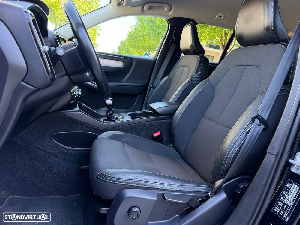Volvo XC 40 T3 Momentum - 19