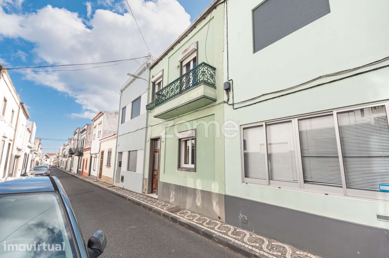 Moradia T4+1 no Centro de Ponta Delgada - Grande imagem: 3/27
