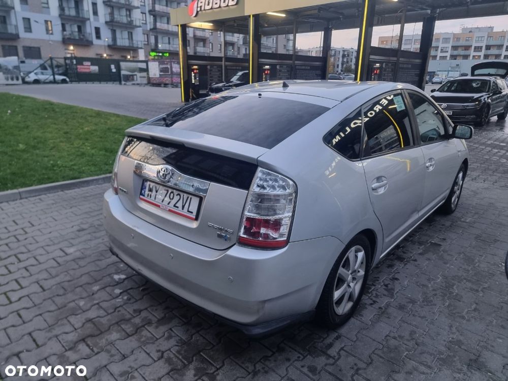 Toyota Prius - 3
