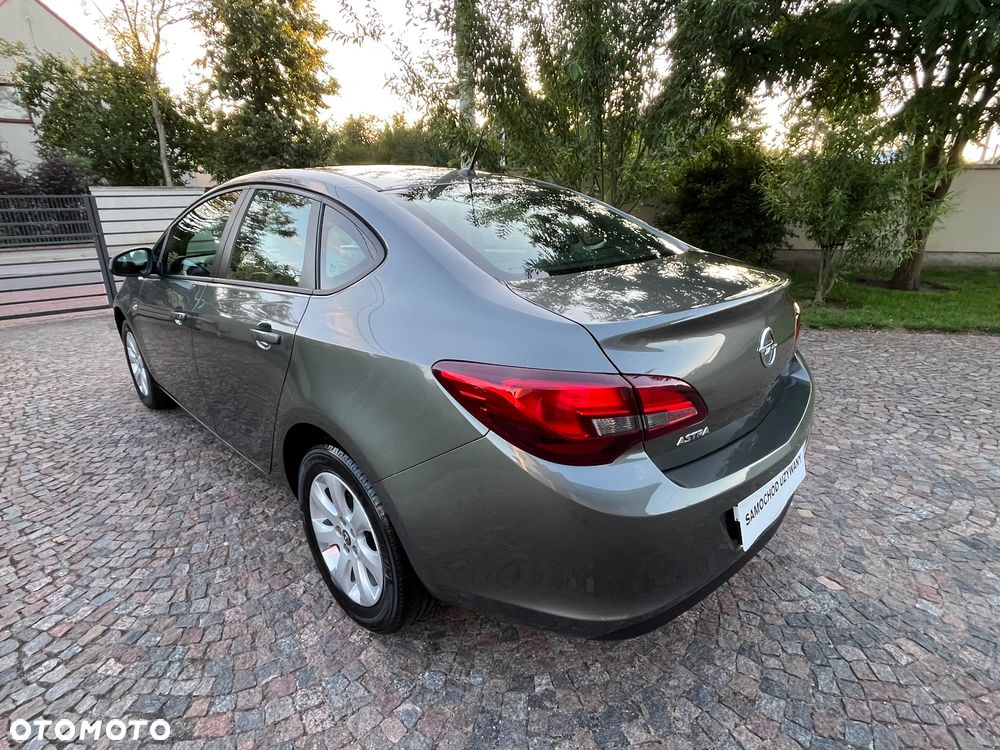 Opel Astra 1.6 Active EU6 - 17