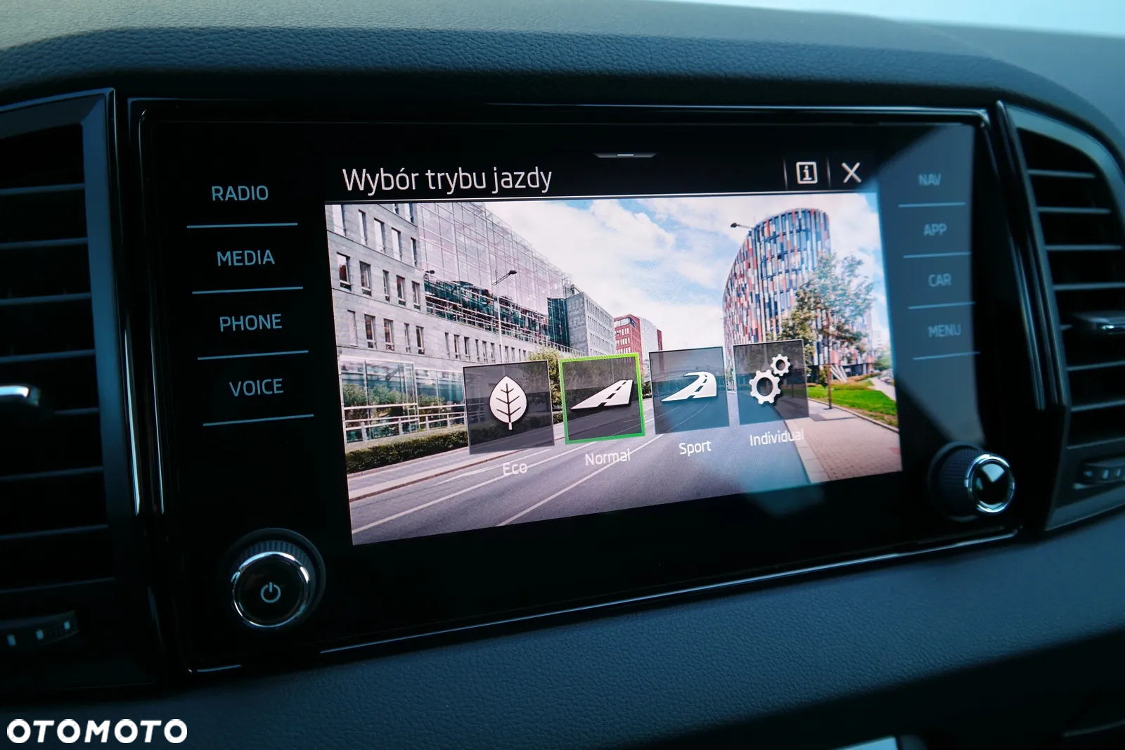 Skoda Karoq 1.5 TSI ACT Sportline DSG - 30