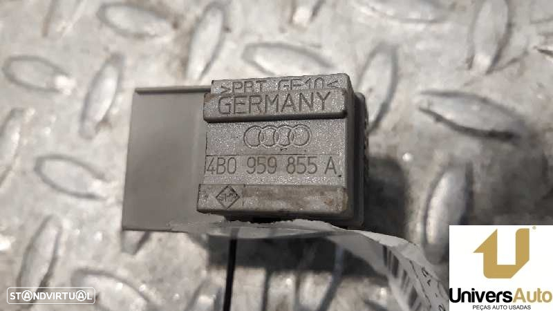 COMANDO ELEVADOR DE VIDRO TRASEIRO DIREITO AUDI A6 2003 -4B0959855A - 2