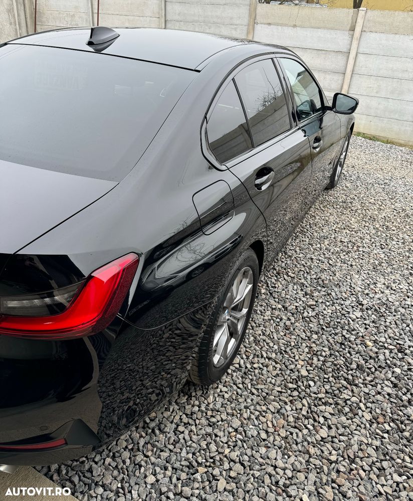 BMW Seria 3 318i Touring Aut. Sport Line - 7