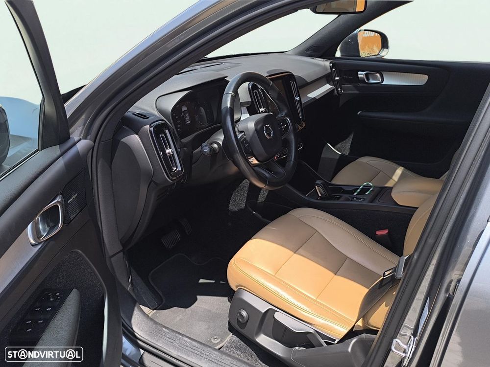 Volvo XC 40 2.0 D3 Momentum Geartronic - 10