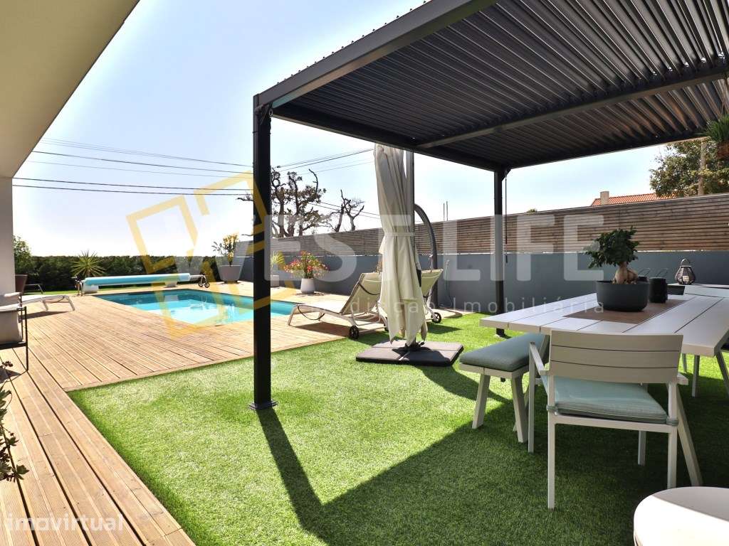 Moradia T4 Térrea com Piscina Aquecida e Jardim em Mafra | EXCLUSIV... - Grande imagem: 3/39