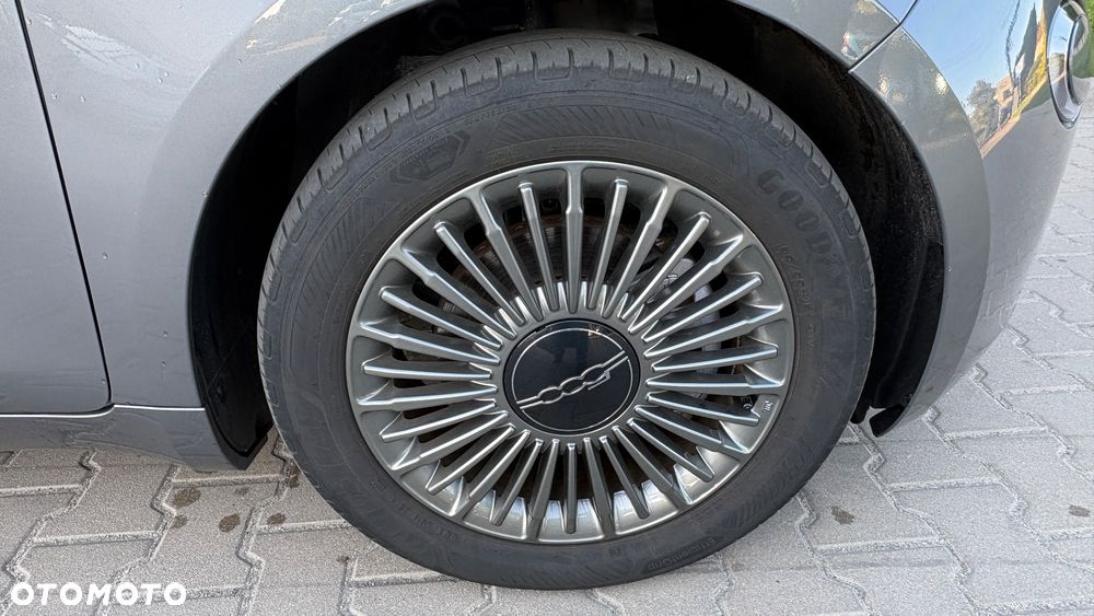 Fiat 500e 42kWh Icon - 12